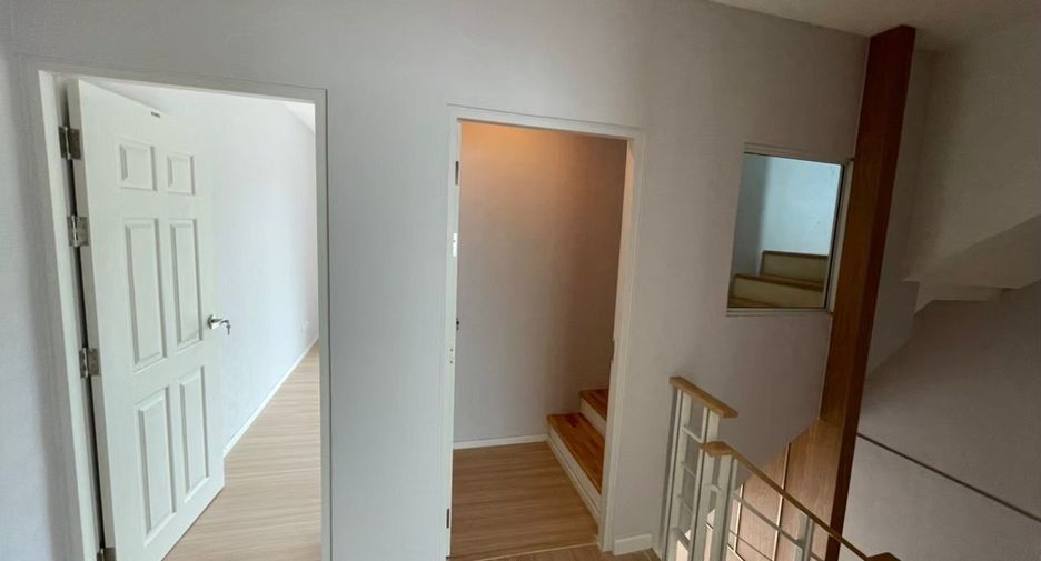 For sale 3 bedrooms townhouse in Bueng Kum, Bangkok