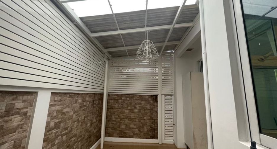 For sale 3 bedrooms townhouse in Bueng Kum, Bangkok
