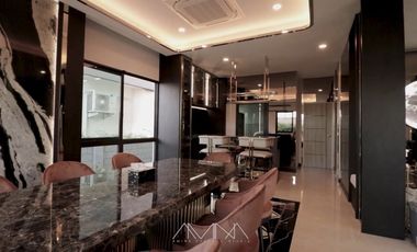 Casa en alquiler de 3 habitaciones en Saphan Sung, Bangkok