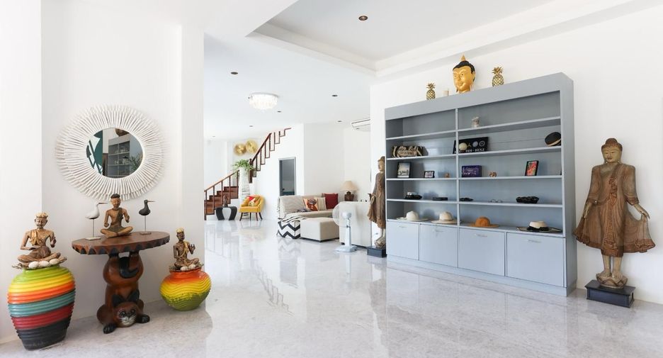 À louer 4 chambres villa à Mueang Phuket, Phuket