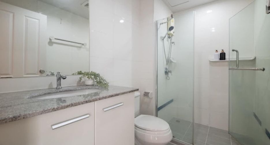 For sale 2 bedrooms condo in Huai Khwang, Bangkok