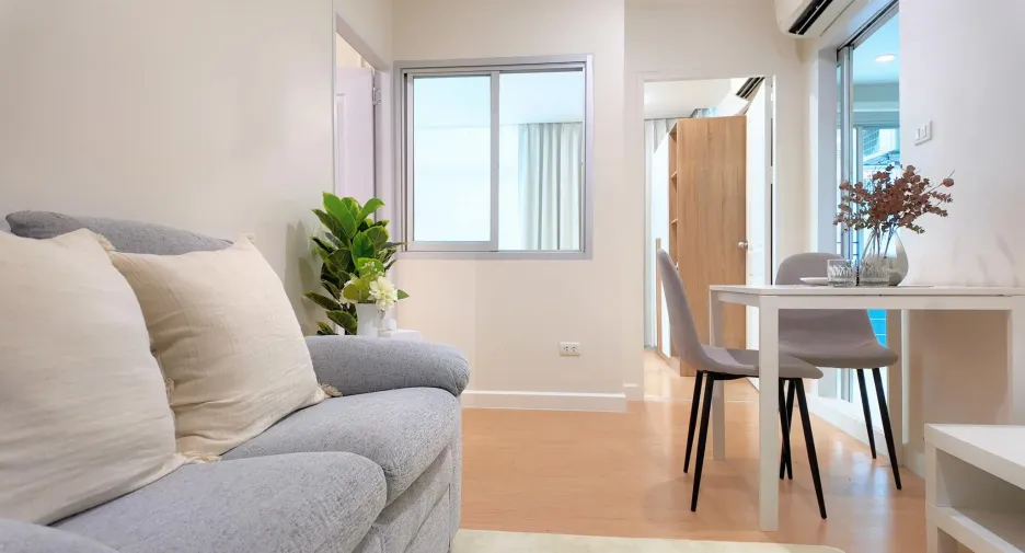 For sale 2 bedrooms condo in Huai Khwang, Bangkok
