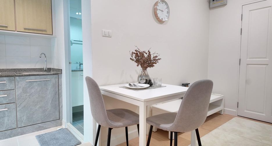 For sale 2 bedrooms condo in Huai Khwang, Bangkok