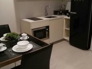 Аренда 1 кровать кондо в Патхум Щан, Бангкок