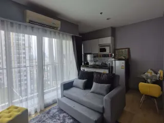 Condo en alquiler de 1 habitaciones en Thon Buri, Bangkok