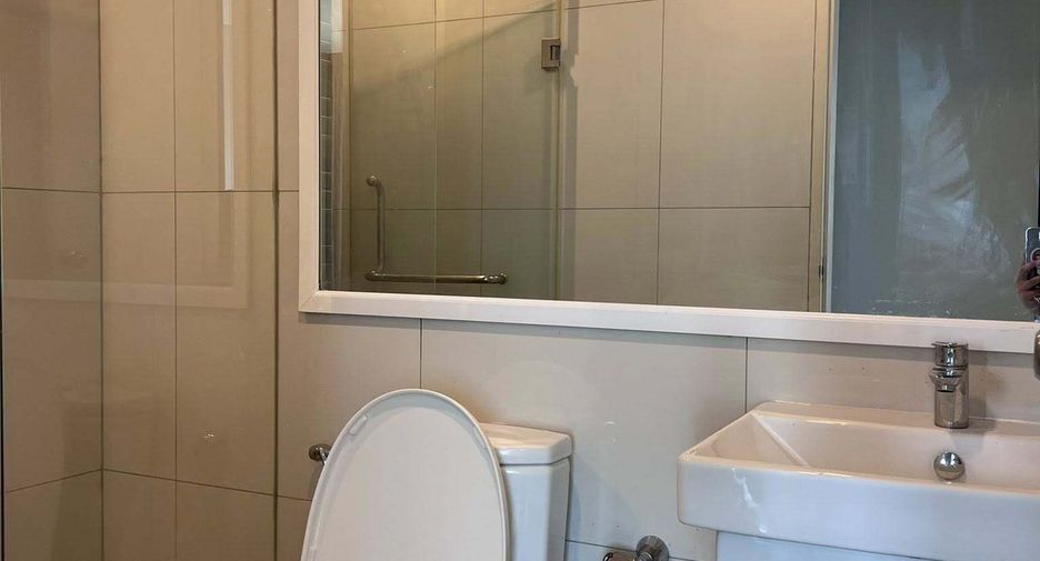 For rent 1 bed condo in Watthana, Bangkok