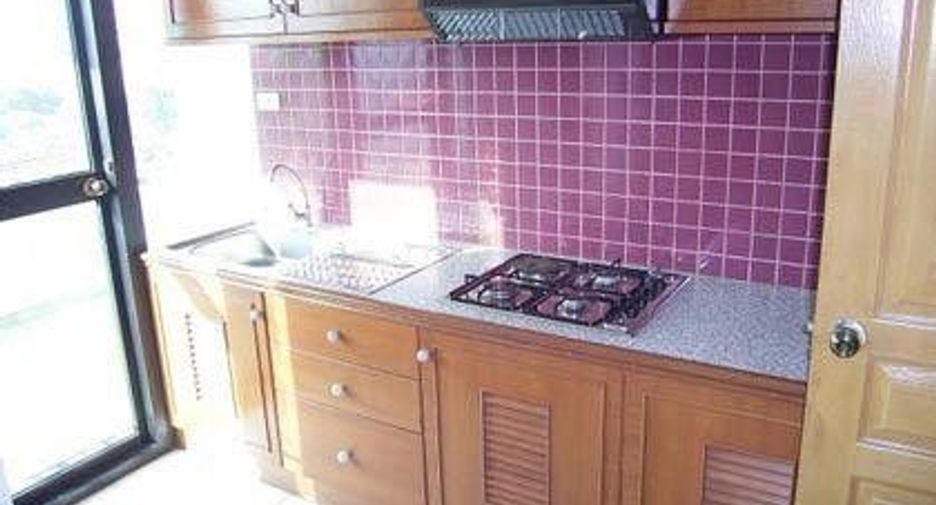Аренда 3 спальни кондо в Щаттхана, Бангкок