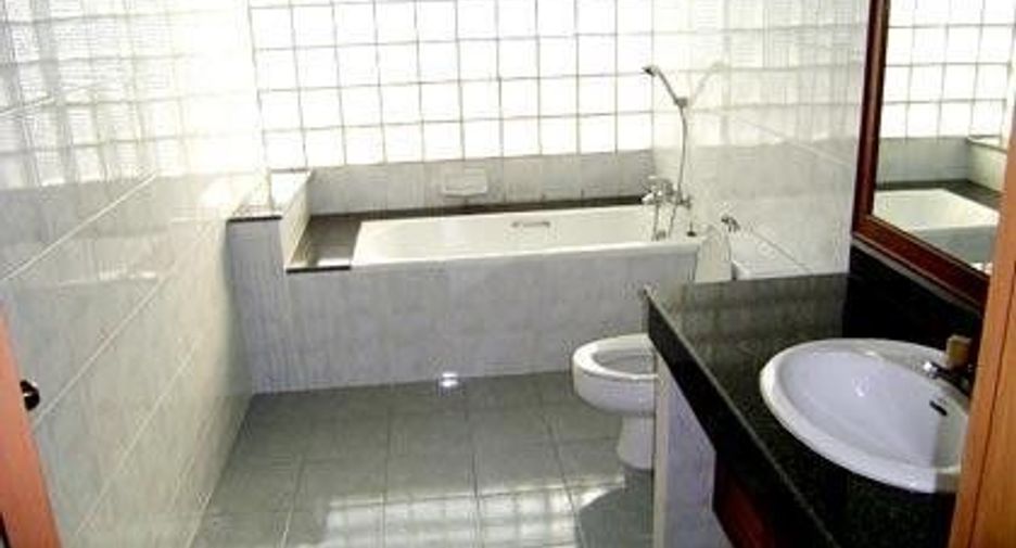 Аренда 3 спальни кондо в Щаттхана, Бангкок