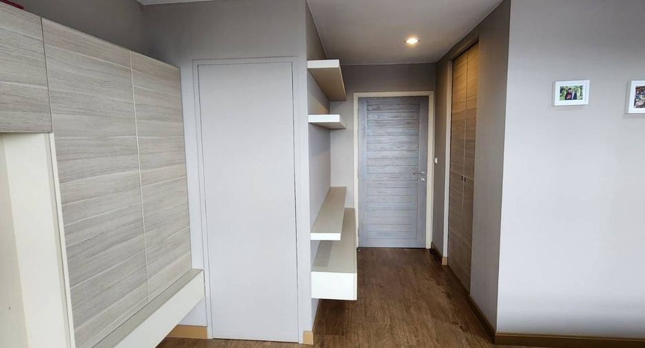 For sale studio condo in Bang Rak, Bangkok