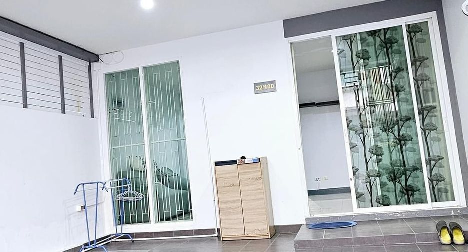 出租 2 卧室 联排别墅 在 Phuket Town, 普吉