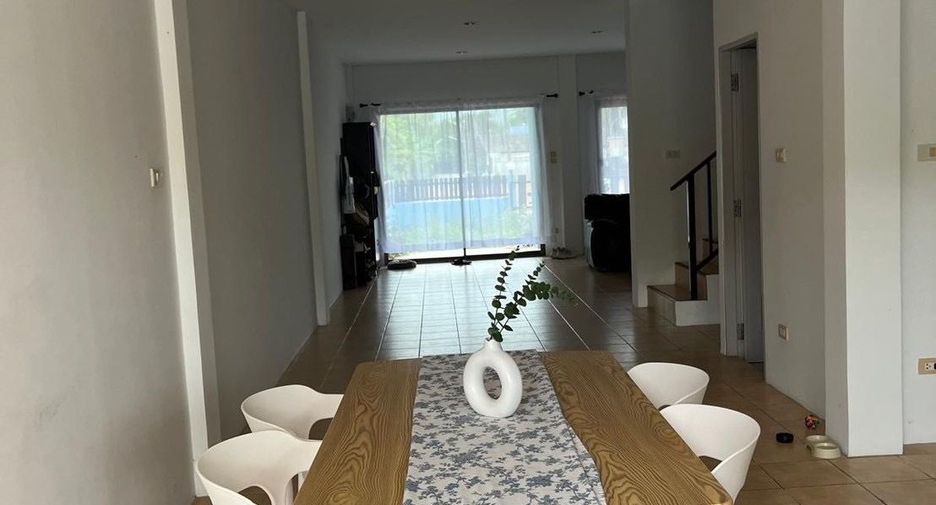 For rent 3 bedrooms townhouse in Thalang, Phuket