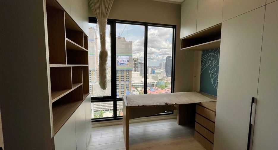 For rent 2 bedrooms condo in Ratchathewi, Bangkok