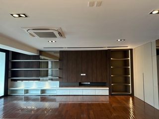 Продажа 3 спальни кондо в Кхлонг Тоеи, Бангкок