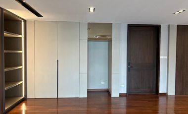 Продажа 3 спальни кондо в Кхлонг Тоеи, Бангкок