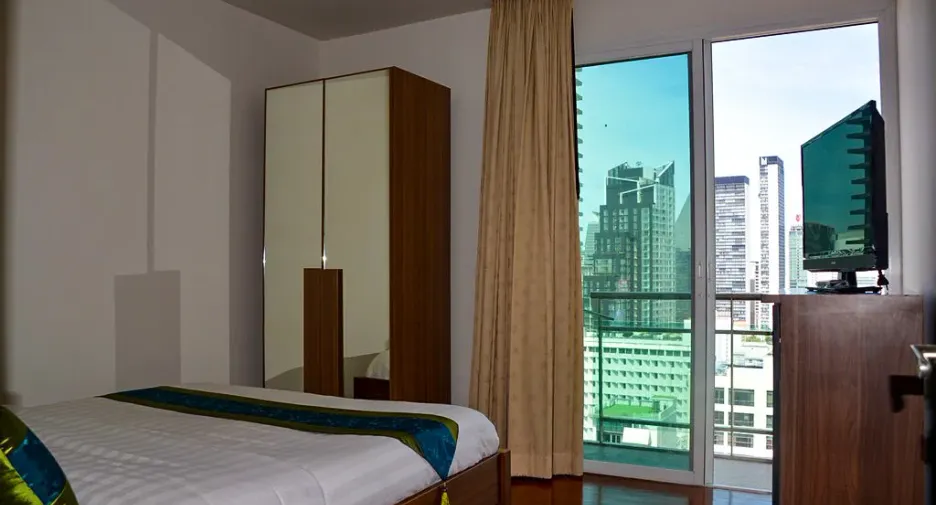 For sale 2 bedrooms condo in Watthana, Bangkok