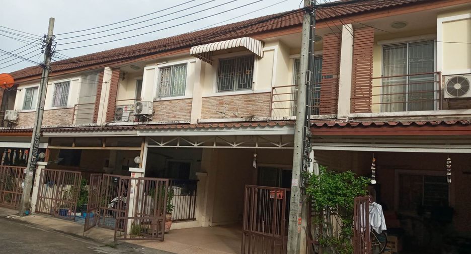 For sale 3 bedrooms townhouse in Bang Khen, Bangkok
