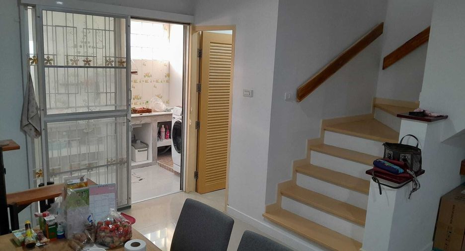For sale 3 bedrooms townhouse in Bang Khen, Bangkok