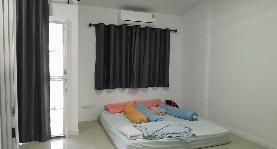 For sale 3 bedrooms townhouse in Bang Khen, Bangkok