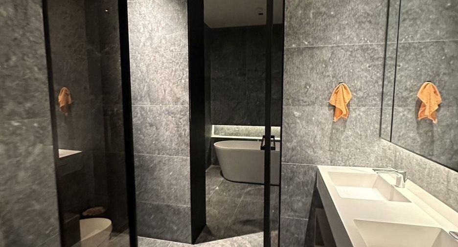 For rent 2 bedrooms condo in Khlong San, Bangkok