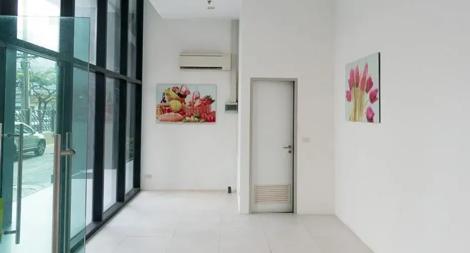 For sale retail Space in Din Daeng, Bangkok