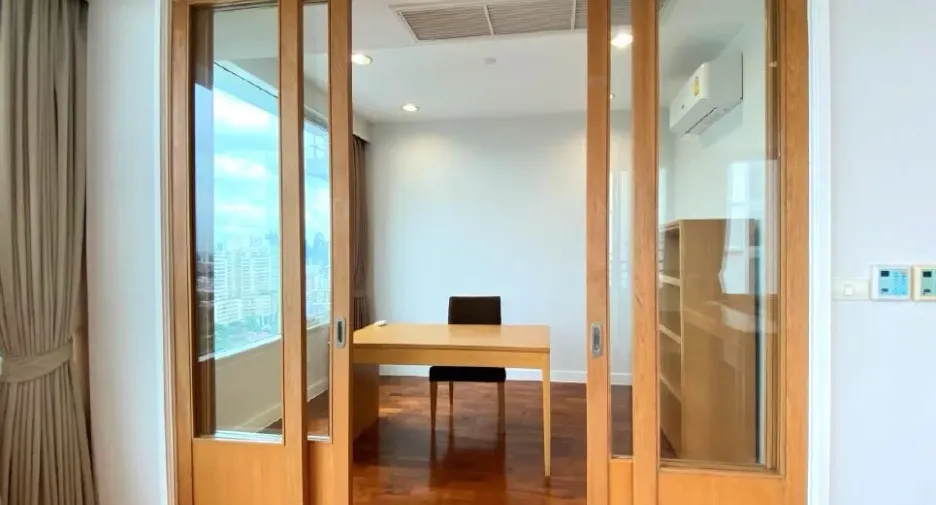 À louer 2 chambres condo à Watthana, Bangkok