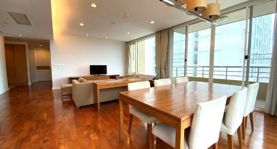 À louer 2 chambres condo à Watthana, Bangkok
