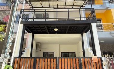 Reihenhaus zur Miete mit 3 Zimmer in Suan Luang, Bangkok