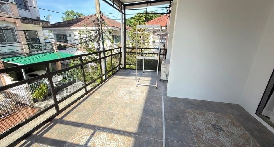 Reihenhaus zur Miete mit 3 Zimmer in Suan Luang, Bangkok