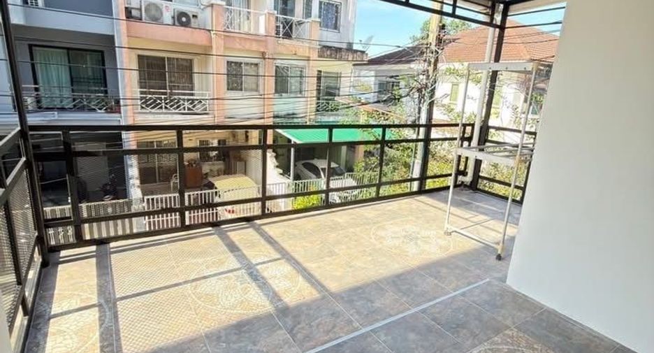 Reihenhaus zur Miete mit 3 Zimmer in Suan Luang, Bangkok