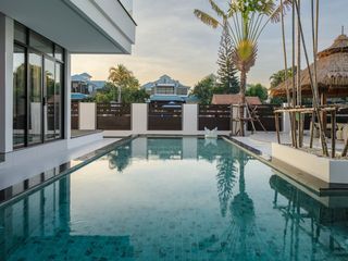 À vendre 8 chambres villa à Na Jomtien, Pattaya