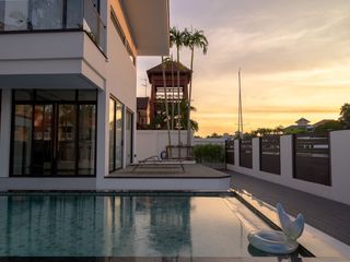 À vendre 8 chambres villa à Na Jomtien, Pattaya