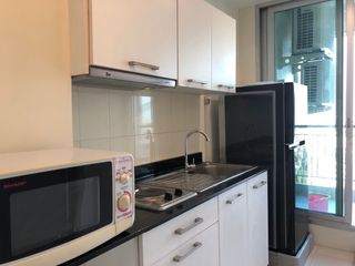 Condo en alquiler de 1 habitaciones en Huai Khwang, Bangkok