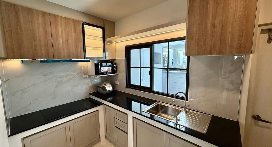 For sale and for rent 4 bedrooms house in Bang Phli, Samut Prakan