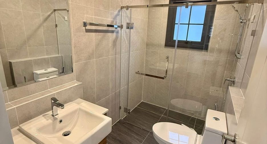 For sale and for rent 4 bedrooms house in Bang Phli, Samut Prakan