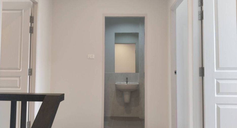 For rent 3 bedrooms townhouse in Thalang, Phuket