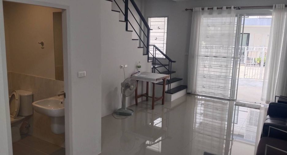 For rent 3 bedrooms townhouse in Thalang, Phuket