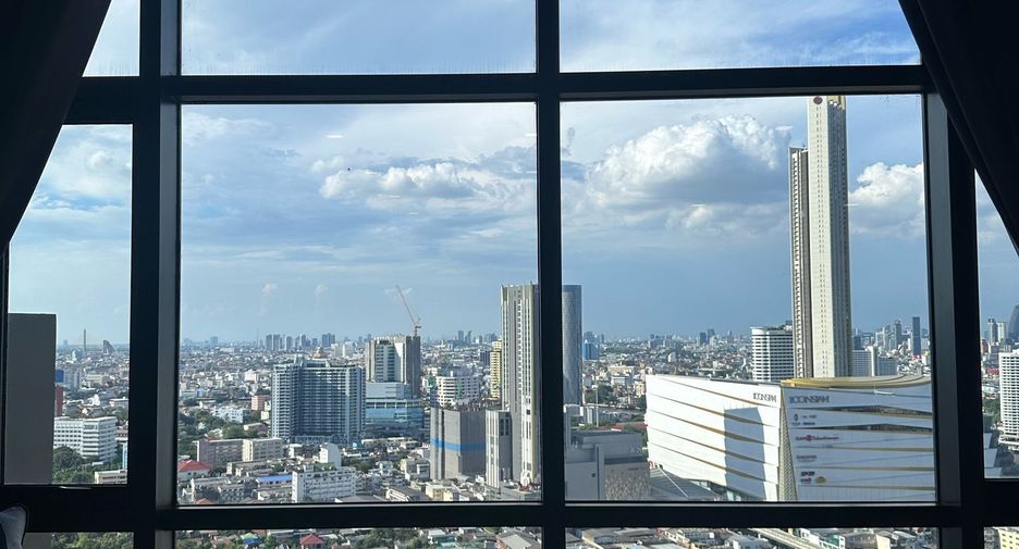 Wohnung zur Miete mit 3 Zimmer in Khlong San, Bangkok