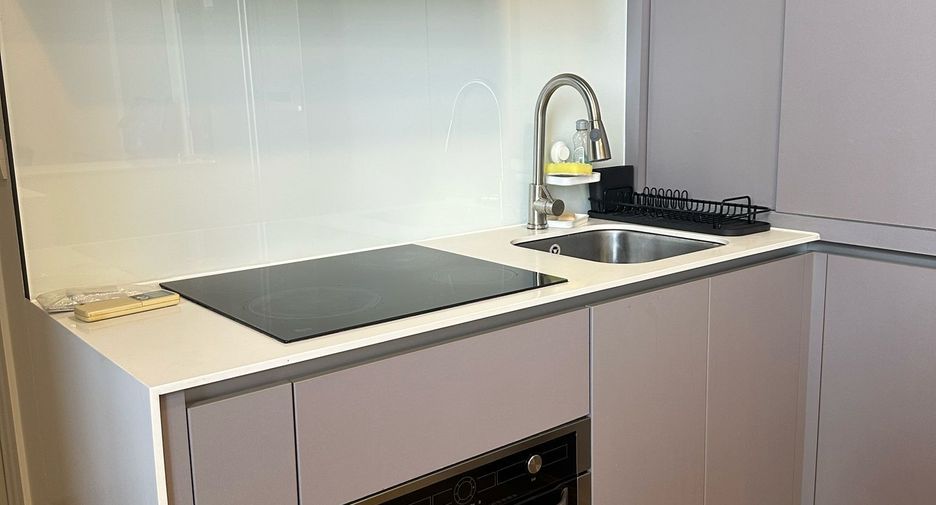 Wohnung zur Miete mit 3 Zimmer in Khlong San, Bangkok