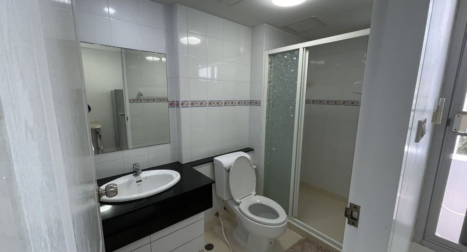 For rent 2 bedrooms apartment in Khlong Toei, Bangkok