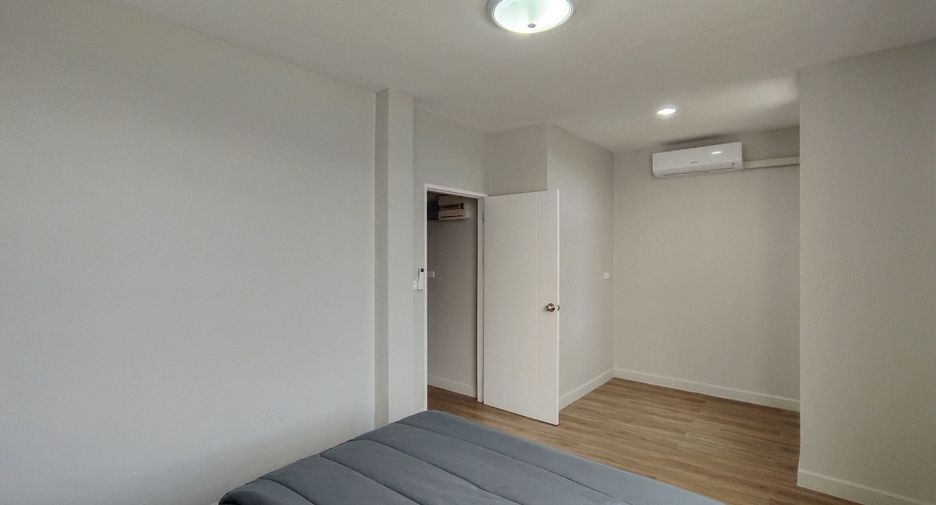 For rent 3 bedrooms townhouse in Thalang, Phuket