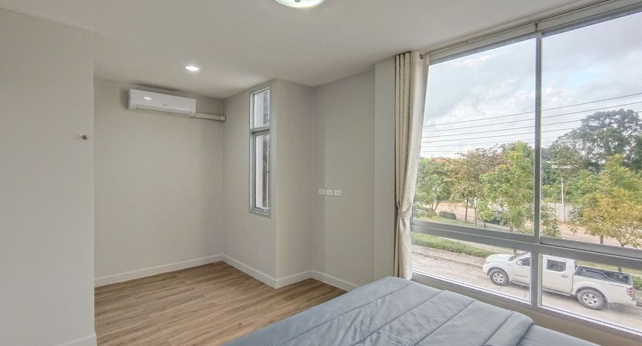 For rent 3 bedrooms townhouse in Thalang, Phuket