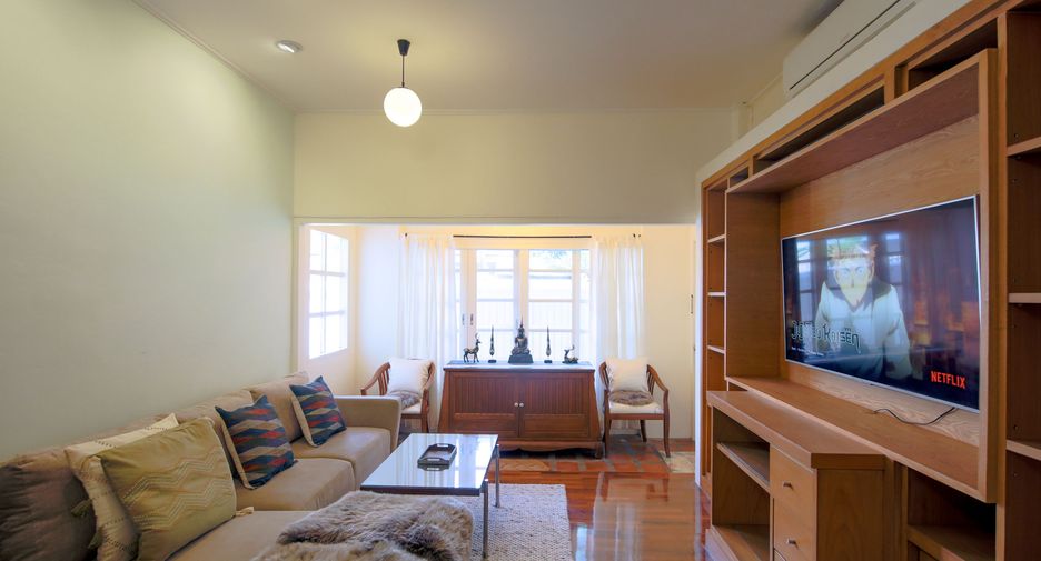 For rent 3 bedrooms house in Saphan Sung, Bangkok