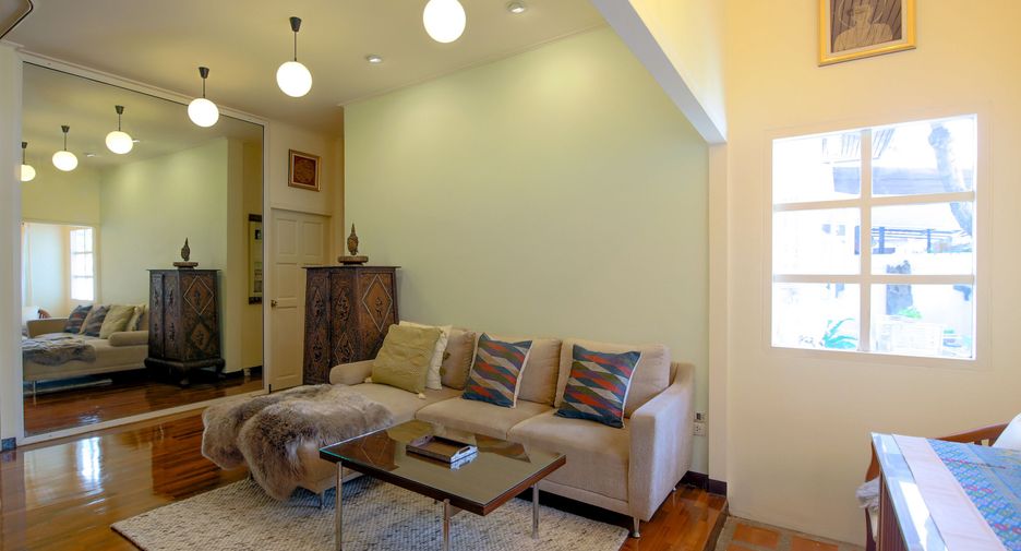 For rent 3 bedrooms house in Saphan Sung, Bangkok