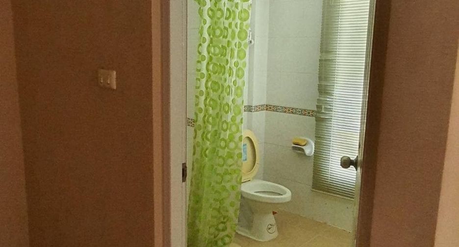 For rent 3 bedrooms townhouse in Bang Kapi, Bangkok