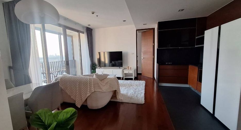 For rent 2 bedrooms condo in Khlong Toei, Bangkok