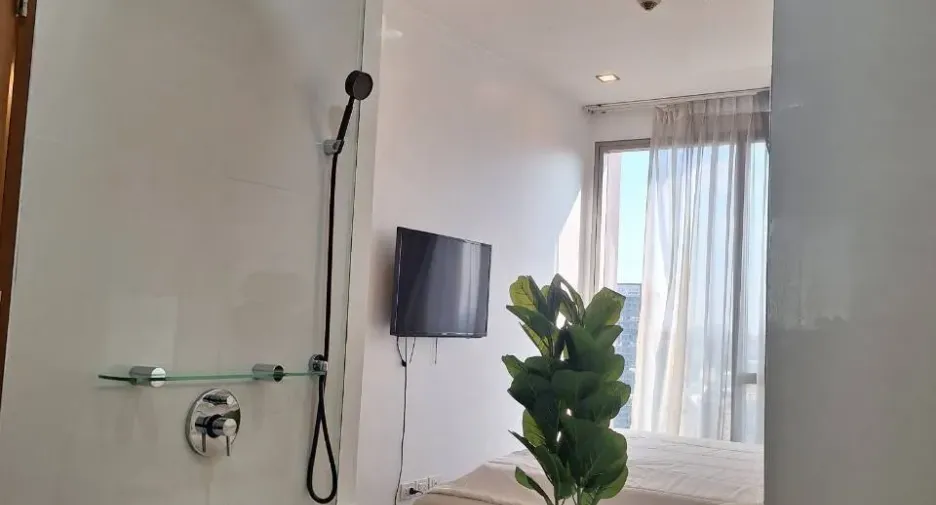 For rent 2 bedrooms condo in Khlong Toei, Bangkok