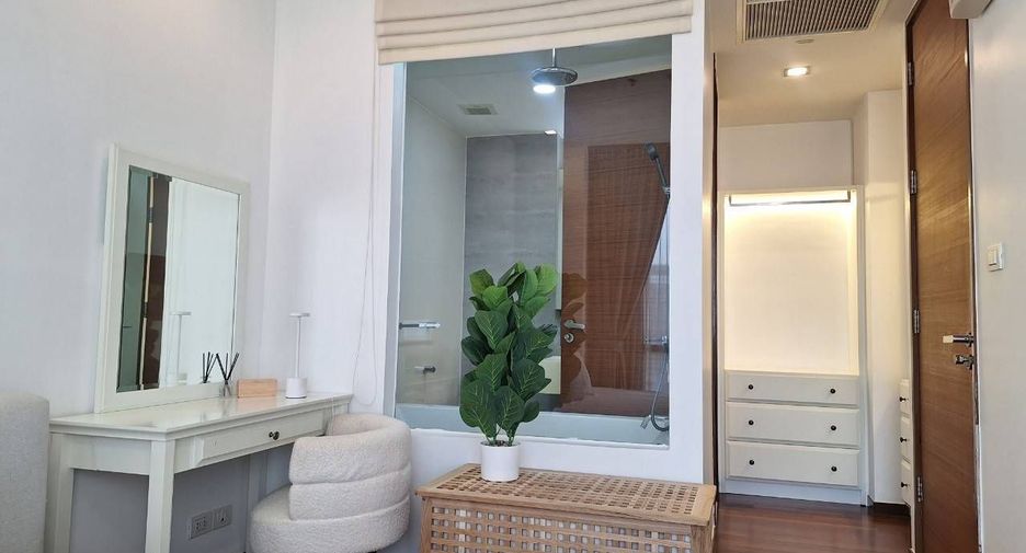 For rent 2 bedrooms condo in Khlong Toei, Bangkok