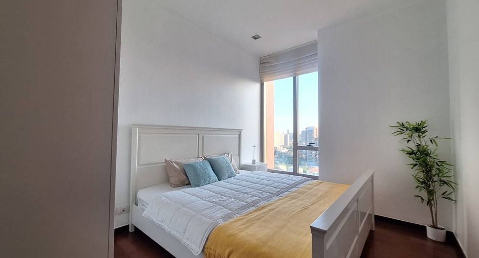 For rent 2 bedrooms condo in Khlong Toei, Bangkok