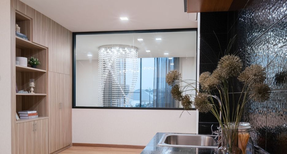 For rent 1 bed townhouse in Lat Phrao, Bangkok
