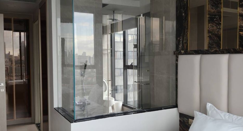 For rent 2 bedrooms condo in Huai Khwang, Bangkok